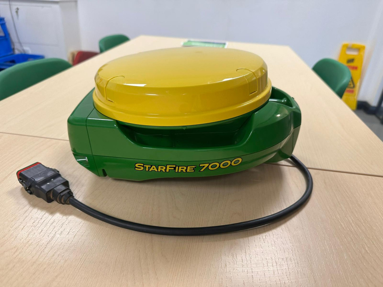 John Deere SF7000 GPS Dome - 내비게이션 시스템 농업용 기계 용 : 사진 1 John Deere SF7000 GPS Dome - 내비게이션 시스템 농업용 기계 용 : 사진 1