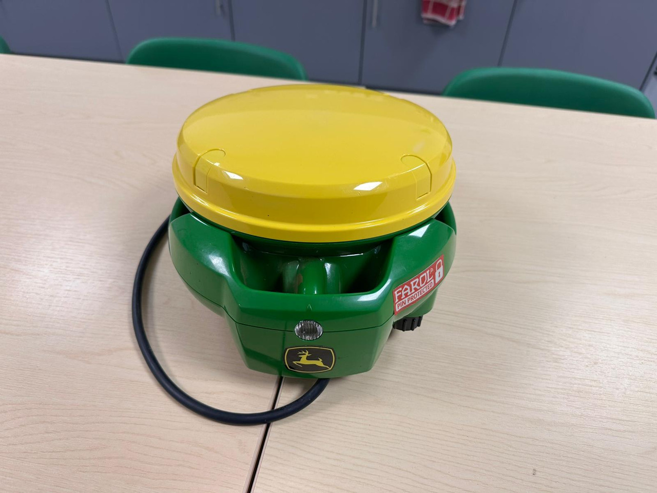 John Deere SF7000 GPS Dome - 내비게이션 시스템 농업용 기계 용 : 사진 4 John Deere SF7000 GPS Dome - 내비게이션 시스템 농업용 기계 용 : 사진 4