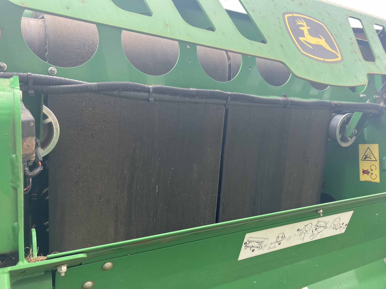 John Deere V451R - 건초 및 목초 장비 : 사진 4 John Deere V451R - 건초 및 목초 장비 : 사진 4