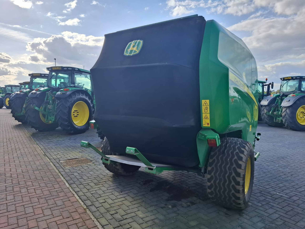 John Deere V451R - 건초 및 목초 장비 : 사진 4 John Deere V451R - 건초 및 목초 장비 : 사진 4