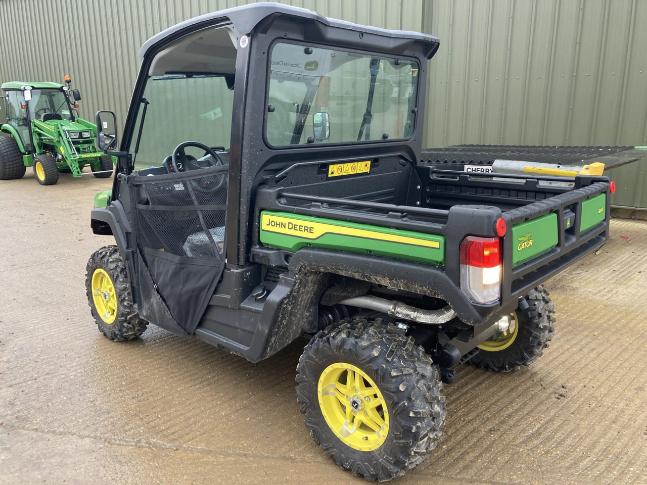 John Deere XUV835M Gator - 사이드 바이 사이드/ ATV : 사진 3 John Deere XUV835M Gator - 사이드 바이 사이드/ ATV : 사진 3