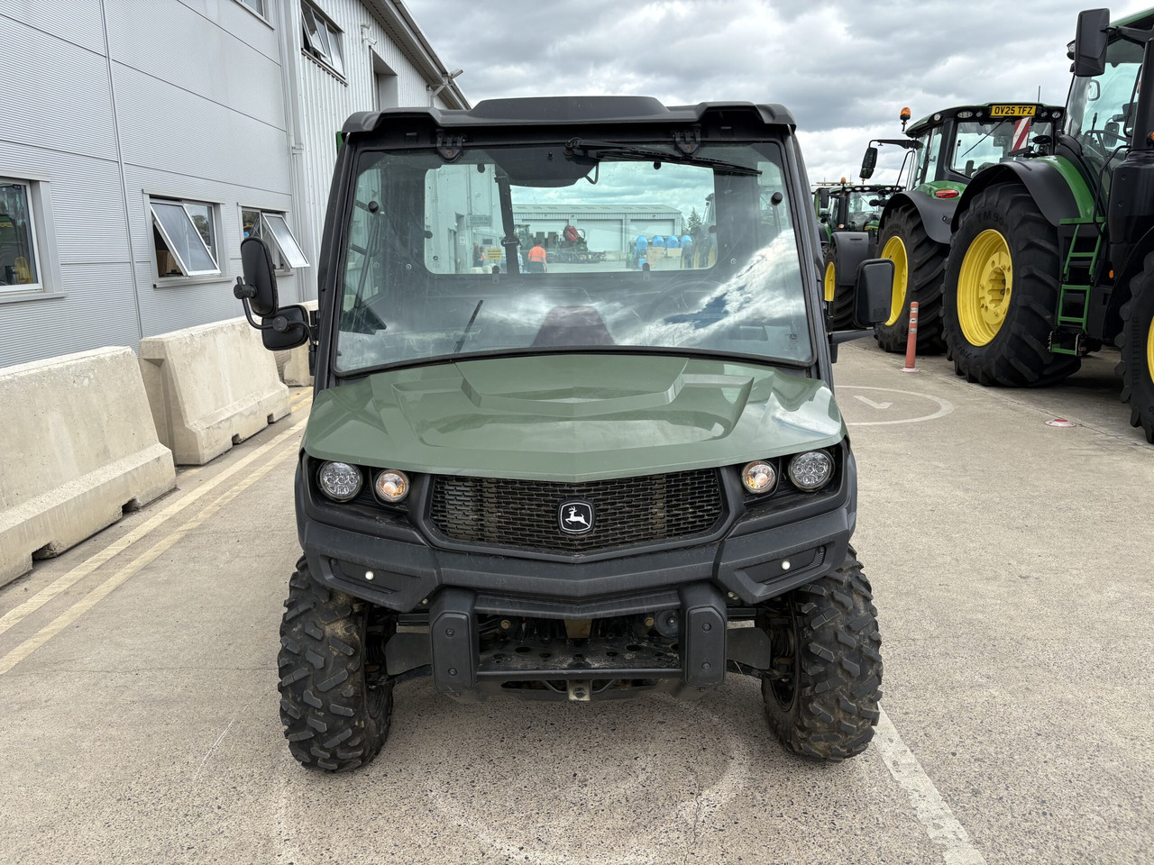 John Deere XUV865M Gator - 사이드 바이 사이드/ ATV : 사진 2 John Deere XUV865M Gator - 사이드 바이 사이드/ ATV : 사진 2