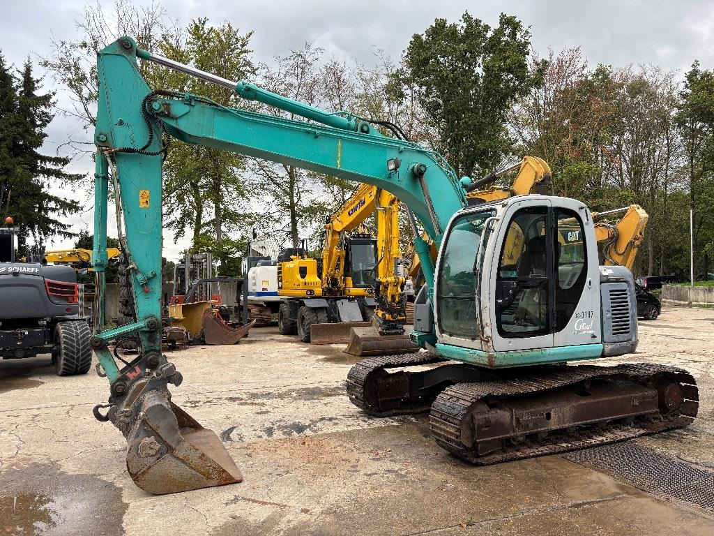 Kobelco SK 135 - 크롤러 굴삭기 : 사진 1 Kobelco SK 135 - 크롤러 굴삭기 : 사진 1