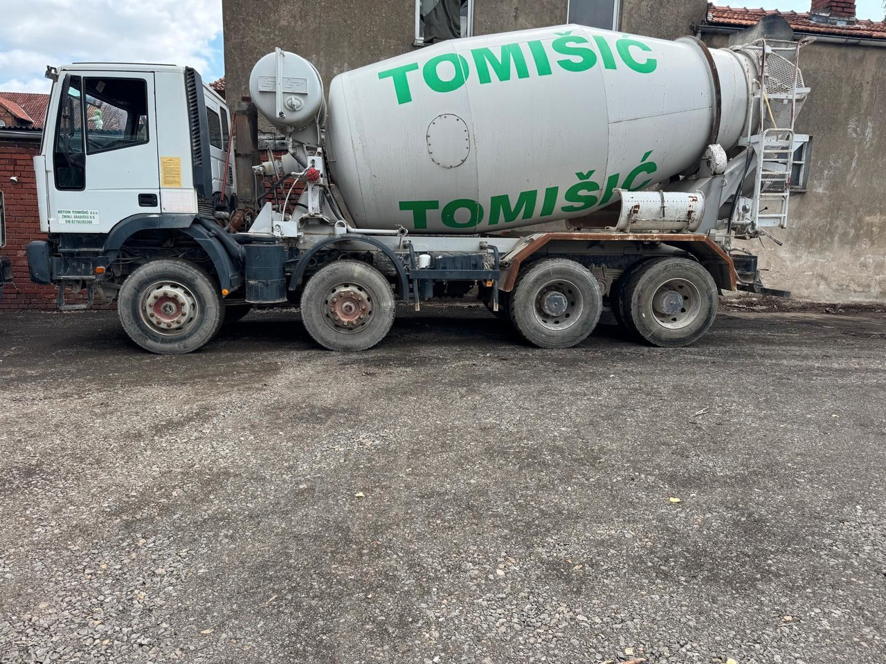 Iveco 410 EH 420 8X4 10m³ - 콘크리트 믹서 트럭 : 사진 4 Iveco 410 EH 420 8X4 10m³ - 콘크리트 믹서 트럭 : 사진 4
