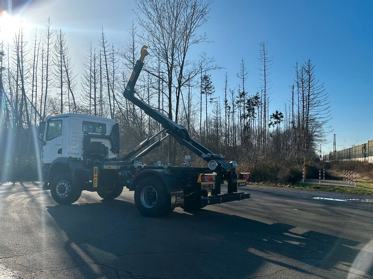 MAN TGM 18.320 4x4 Euro 6e Hyva 12-45 - 후크 리프트 트럭, 크레인 트럭 : 사진 4 MAN TGM 18.320 4x4 Euro 6e Hyva 12-45 - 후크 리프트 트럭, 크레인 트럭 : 사진 4