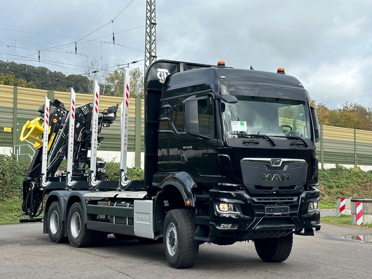 MAN TGS 33.520 6X6 Euro6e LogLift 165 Z - 목재 트럭, 크레인 트럭 : 사진 1 MAN TGS 33.520 6X6 Euro6e LogLift 165 Z - 목재 트럭, 크레인 트럭 : 사진 1