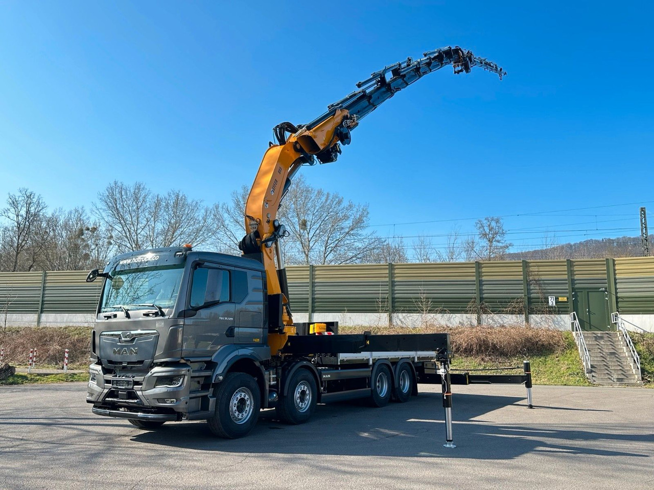 MAN TGS 35.520 8X4 TG 3 EFFER 955-8s +Jib 6sAUTOKRAN - 크레인 트럭 : 사진 1 MAN TGS 35.520 8X4 TG 3 EFFER 955-8s +Jib 6sAUTOKRAN - 크레인 트럭 : 사진 1