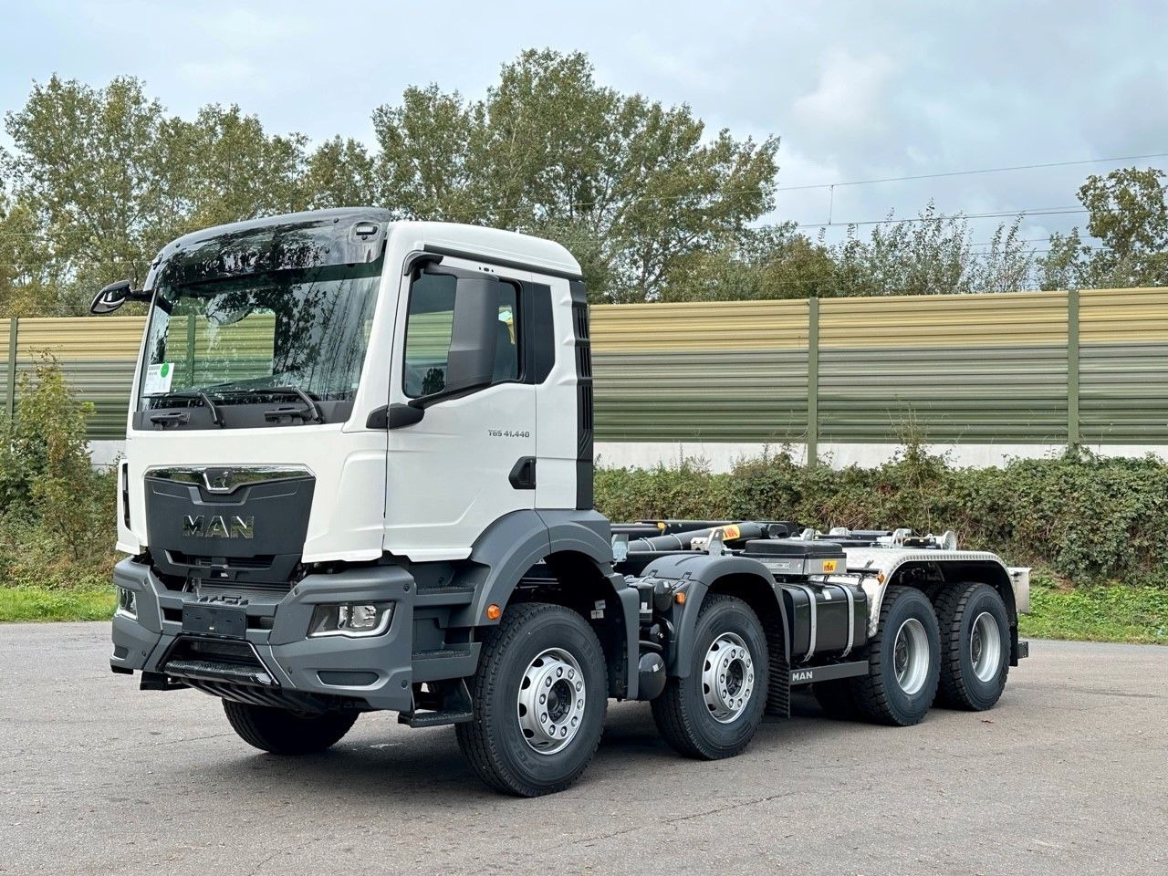 MAN TGS 41.440 8x4 Euro6e Hyva 26-55 Abrollkipper - 후크 리프트 트럭 : 사진 3 MAN TGS 41.440 8x4 Euro6e Hyva 26-55 Abrollkipper - 후크 리프트 트럭 : 사진 3
