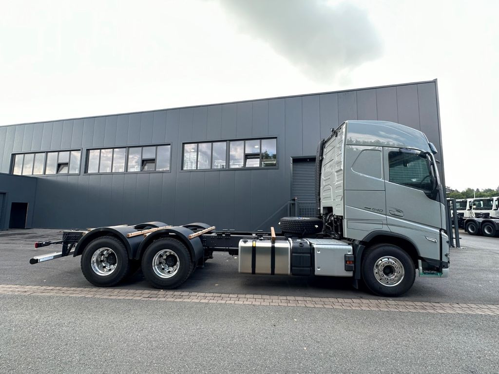Volvo FH 540 6x4 - 캡 새시 트럭 : 사진 4 Volvo FH 540 6x4 - 캡 새시 트럭 : 사진 4