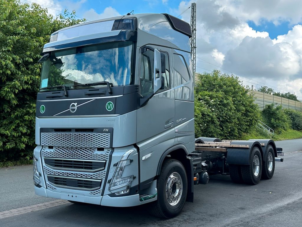 Volvo FH 540 6x4 - 캡 새시 트럭 : 사진 1 Volvo FH 540 6x4 - 캡 새시 트럭 : 사진 1