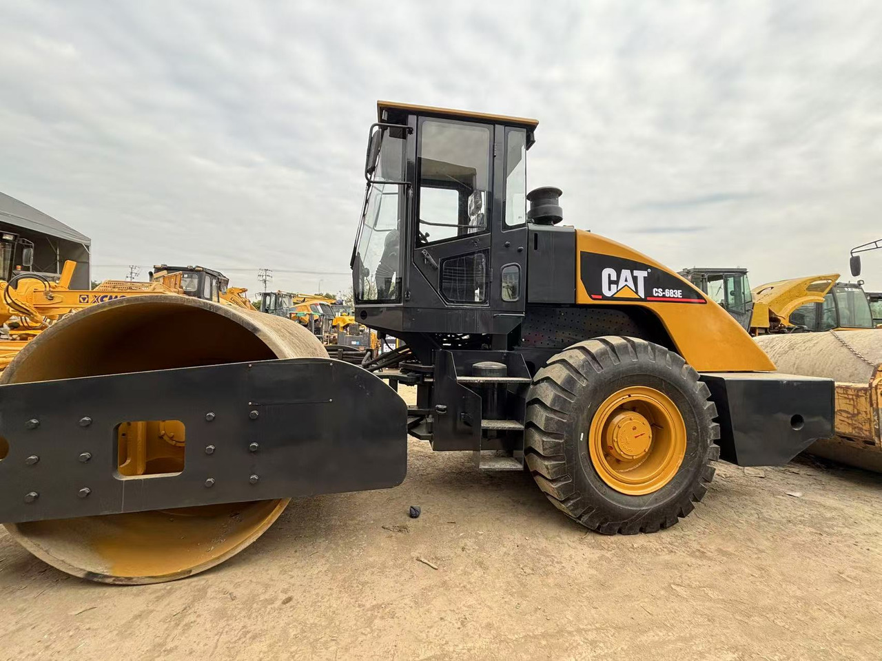 CATERPILLAR CS683E - 롤러 : 사진 4 CATERPILLAR CS683E - 롤러 : 사진 4