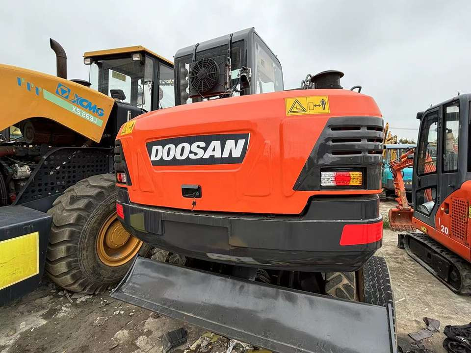 Hot Sale Used Doosan Dx75 Small 7.5t Wheel Excavator South Korea DX75 Mini Excavator for Sale Good Condition - 크롤러 굴삭기 : 사진 4 Hot Sale Used Doosan Dx75 Small 7.5t Wheel Excavator South Korea DX75 Mini Excavator for Sale Good Condition - 크롤러 굴삭기 : 사진 4