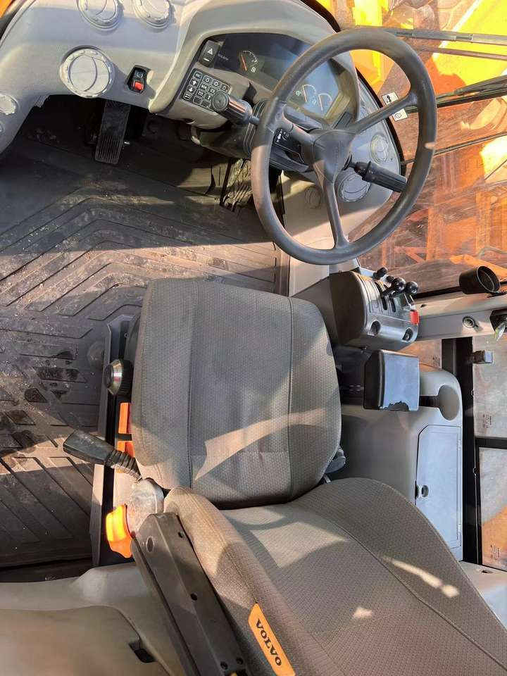Hot Sale Used VOLVO L120GZ Loader Construction Machinery High Quality  Loader VOLVO - 휠 로더 : 사진 4 Hot Sale Used VOLVO L120GZ Loader Construction Machinery High Quality  Loader VOLVO - 휠 로더 : 사진 4