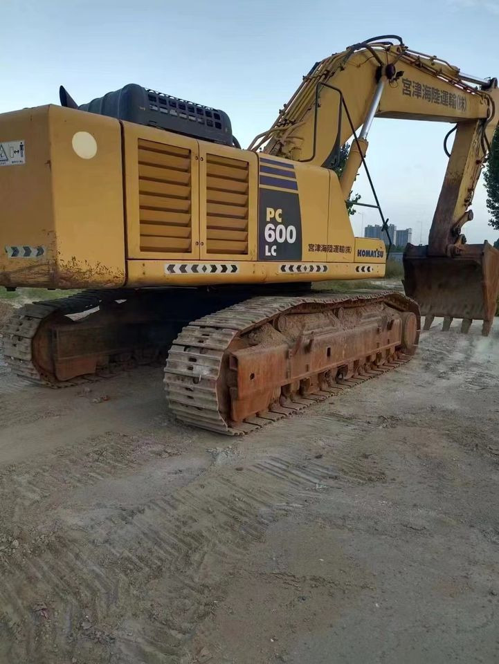 USED EXCAVATOR Good Condition Komatsu PC600-8 Original Japan Cheap Used Excavators Used Original Japan Komatsu PC600 - 크롤러 굴삭기 : 사진 2 USED EXCAVATOR Good Condition Komatsu PC600-8 Original Japan Cheap Used Excavators Used Original Japan Komatsu PC600 - 크롤러 굴삭기 : 사진 2