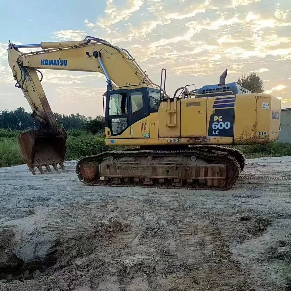 USED EXCAVATOR Good Condition Komatsu PC600-8 Original Japan Cheap Used Excavators Used Original Japan Komatsu PC600 - 크롤러 굴삭기 : 사진 1 USED EXCAVATOR Good Condition Komatsu PC600-8 Original Japan Cheap Used Excavators Used Original Japan Komatsu PC600 - 크롤러 굴삭기 : 사진 1