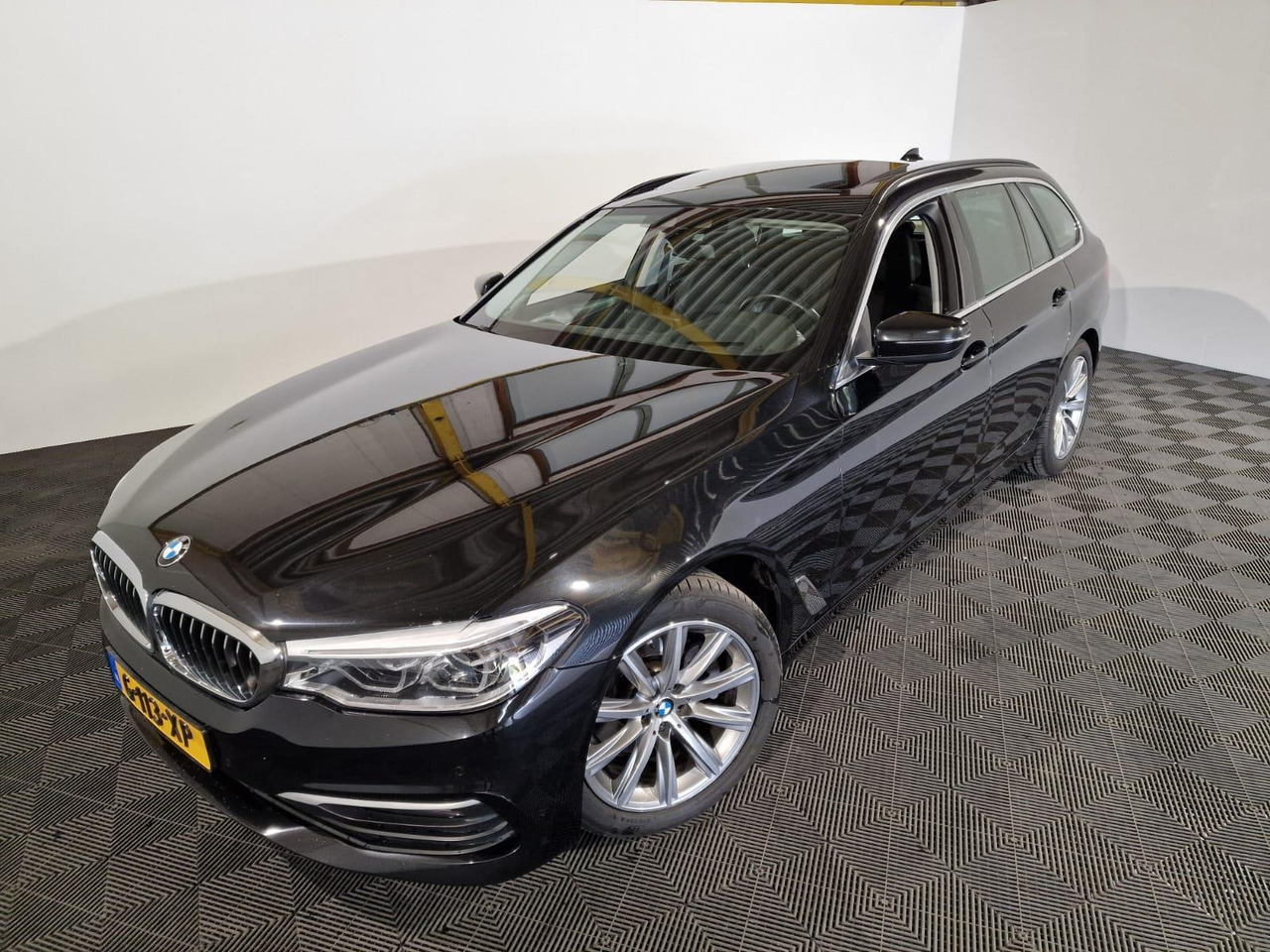 Bmw 520d Touring High Executive G-113-XP - 차량 : 사진 1 Bmw 520d Touring High Executive G-113-XP - 차량 : 사진 1