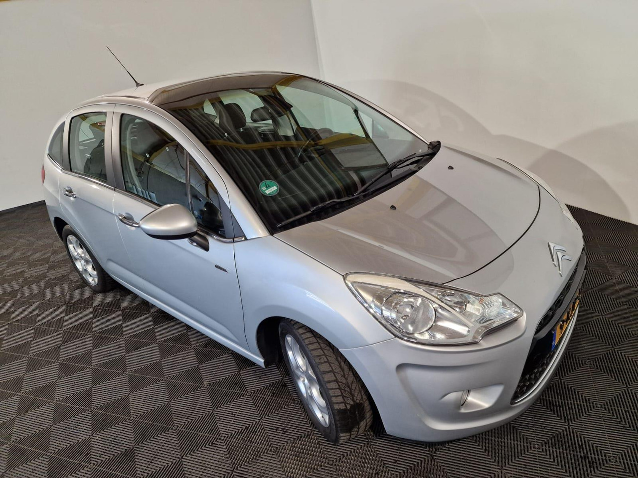 Citroen C3 1.6 Vti | 2012 | 193.593 km | 9-KJP-57 - 해치백 : 사진 5 Citroen C3 1.6 Vti | 2012 | 193.593 km | 9-KJP-57 - 해치백 : 사진 5
