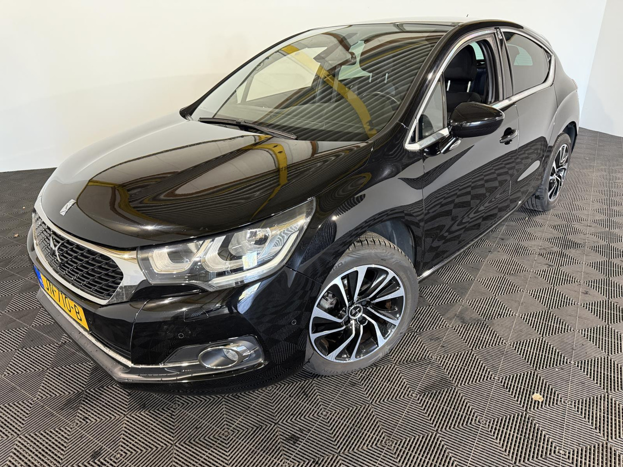 DS 4 1.2 PureTech Business | 2016 | 154.325 km | JN-710-B - 해치백 : 사진 1 DS 4 1.2 PureTech Business | 2016 | 154.325 km | JN-710-B - 해치백 : 사진 1