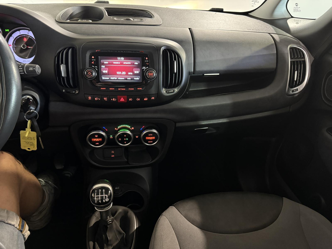 Fiat 500 L Living 0.9 TwinAir Lounge 7p. 9-TGP-37 - 차량 : 사진 4 Fiat 500 L Living 0.9 TwinAir Lounge 7p. 9-TGP-37 - 차량 : 사진 4