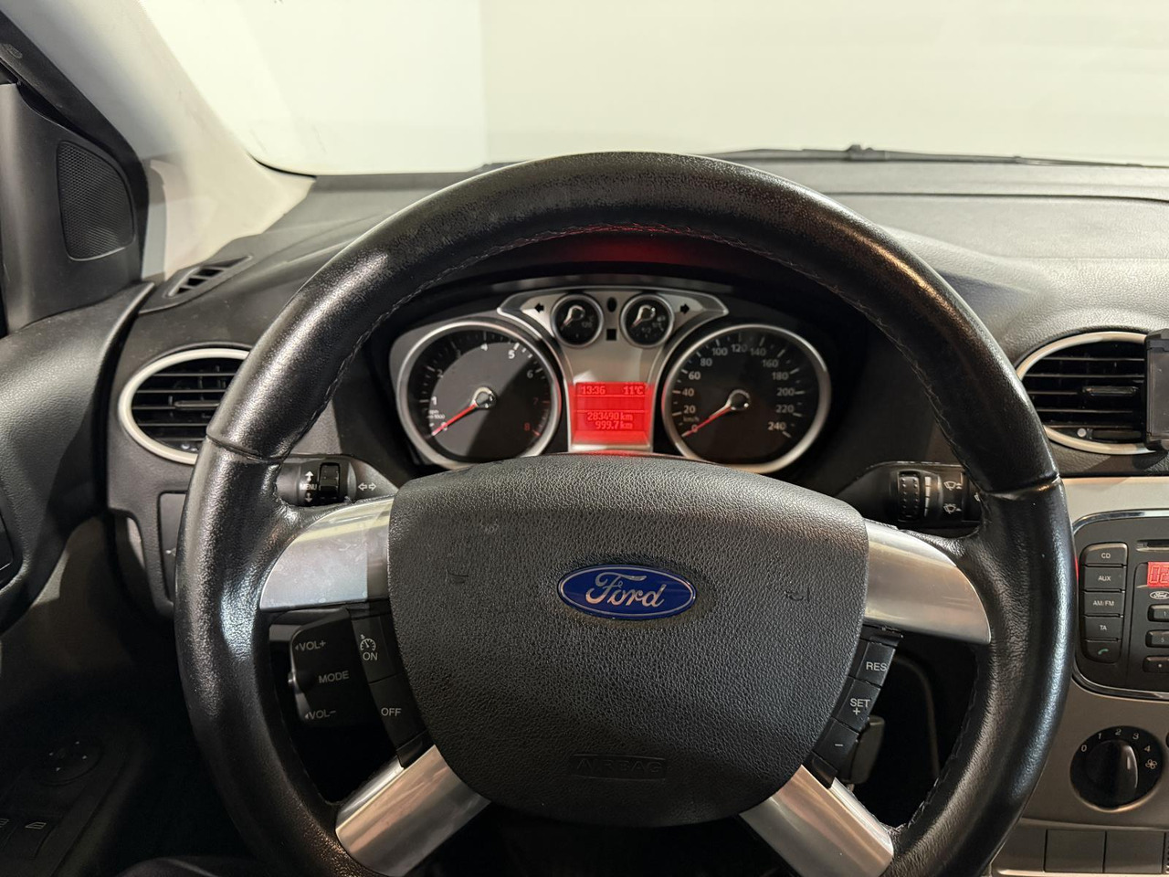 Ford Focus Wagon 1.6 Comfort 33-LKG-1 283.490 km - 차량 : 사진 3 Ford Focus Wagon 1.6 Comfort 33-LKG-1 283.490 km - 차량 : 사진 3