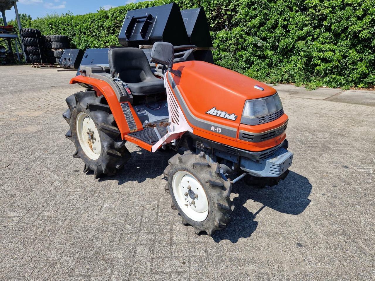 Kubota Aste A15 Minitractor - 장궤형 트랙터 : 사진 2 Kubota Aste A15 Minitractor - 장궤형 트랙터 : 사진 2