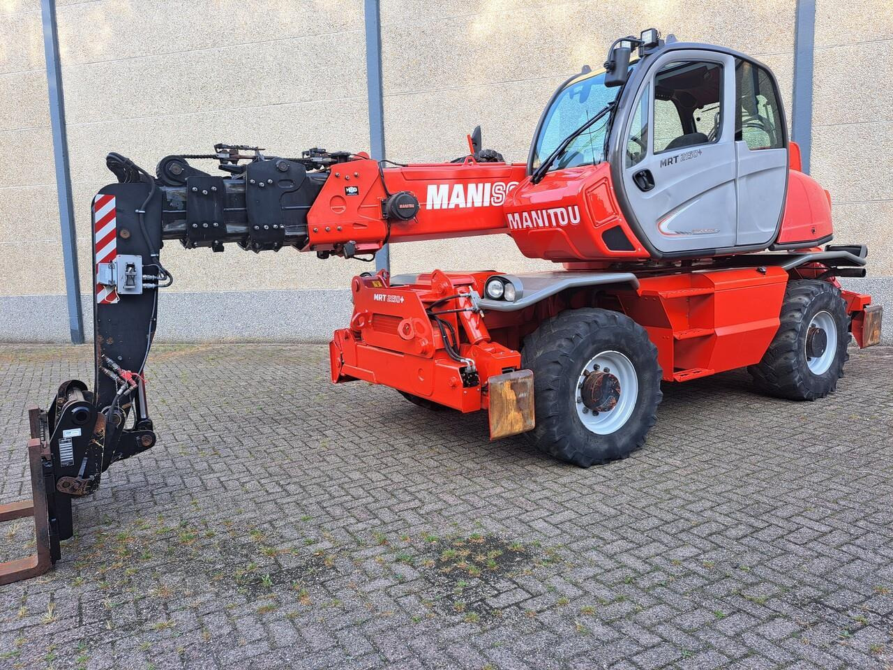 Manitou MRT 2150+ Privilege All-Terrain Roterende Verreiker (2015) - 텔레스코픽 핸들러 : 사진 2 Manitou MRT 2150+ Privilege All-Terrain Roterende Verreiker (2015) - 텔레스코픽 핸들러 : 사진 2