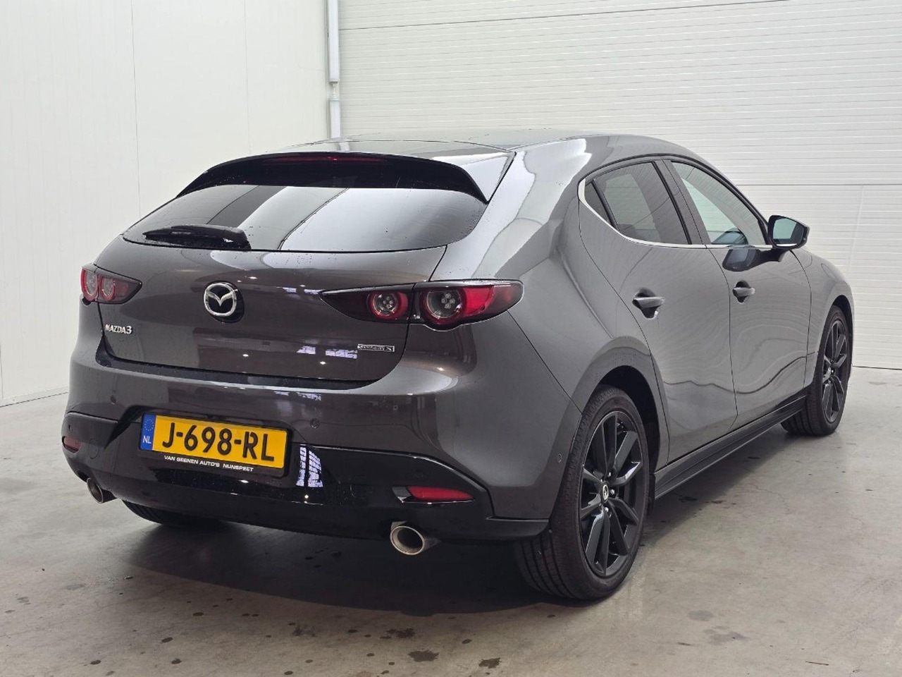 Mazda 3 2.0 e - SkyActiv - X M Hybrid 180 Luxury | 2020 | 61.020 km | Automaat | J698RL | NAP: Logisch - 해치백 : 사진 4 Mazda 3 2.0 e - SkyActiv - X M Hybrid 180 Luxury | 2020 | 61.020 km | Automaat | J698RL | NAP: Logisch - 해치백 : 사진 4