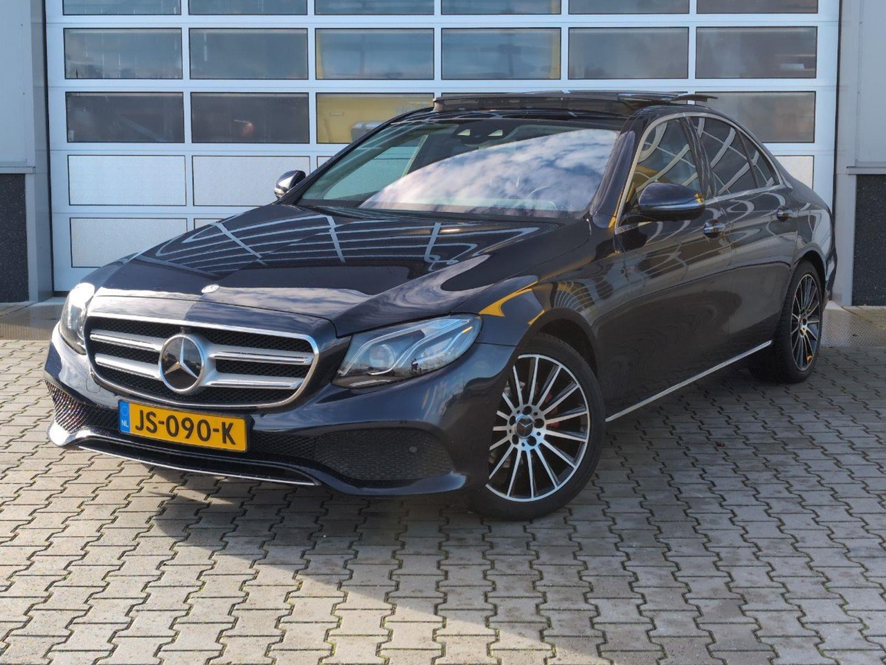 Mercedes-Benz E-klasse 220 d Lease Edition Prestige Plus | 2016 | 286.876 km | Automaat | JS090K | NAP: Logisch - 세단 : 사진 1 Mercedes-Benz E-klasse 220 d Lease Edition Prestige Plus | 2016 | 286.876 km | Automaat | JS090K | NAP: Logisch - 세단 : 사진 1
