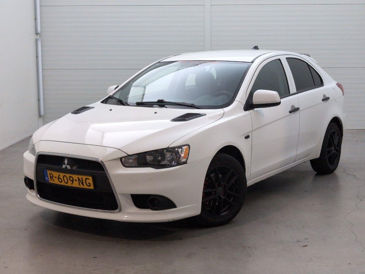 해치백 Mitsubishi Lancer Sportback 1.6 Limited Edition | 2016 | 216.592 km | R609NG | NAP: Geen oordeel : 사진 1