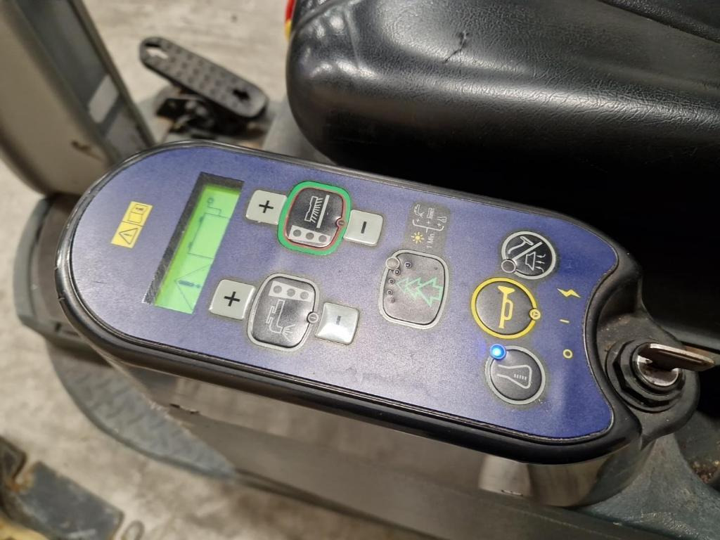 Nilfisk BR 755 Ecoflex Zit-Schrobmachine – 2015 - 청소 기계 : 사진 5 Nilfisk BR 755 Ecoflex Zit-Schrobmachine – 2015 - 청소 기계 : 사진 5