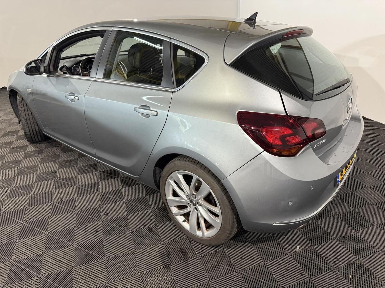Opel Astra 1.4 Turbo Sport |2014 | 198.191 km | 6-TLG-85 - 해치백 : 사진 3 Opel Astra 1.4 Turbo Sport |2014 | 198.191 km | 6-TLG-85 - 해치백 : 사진 3