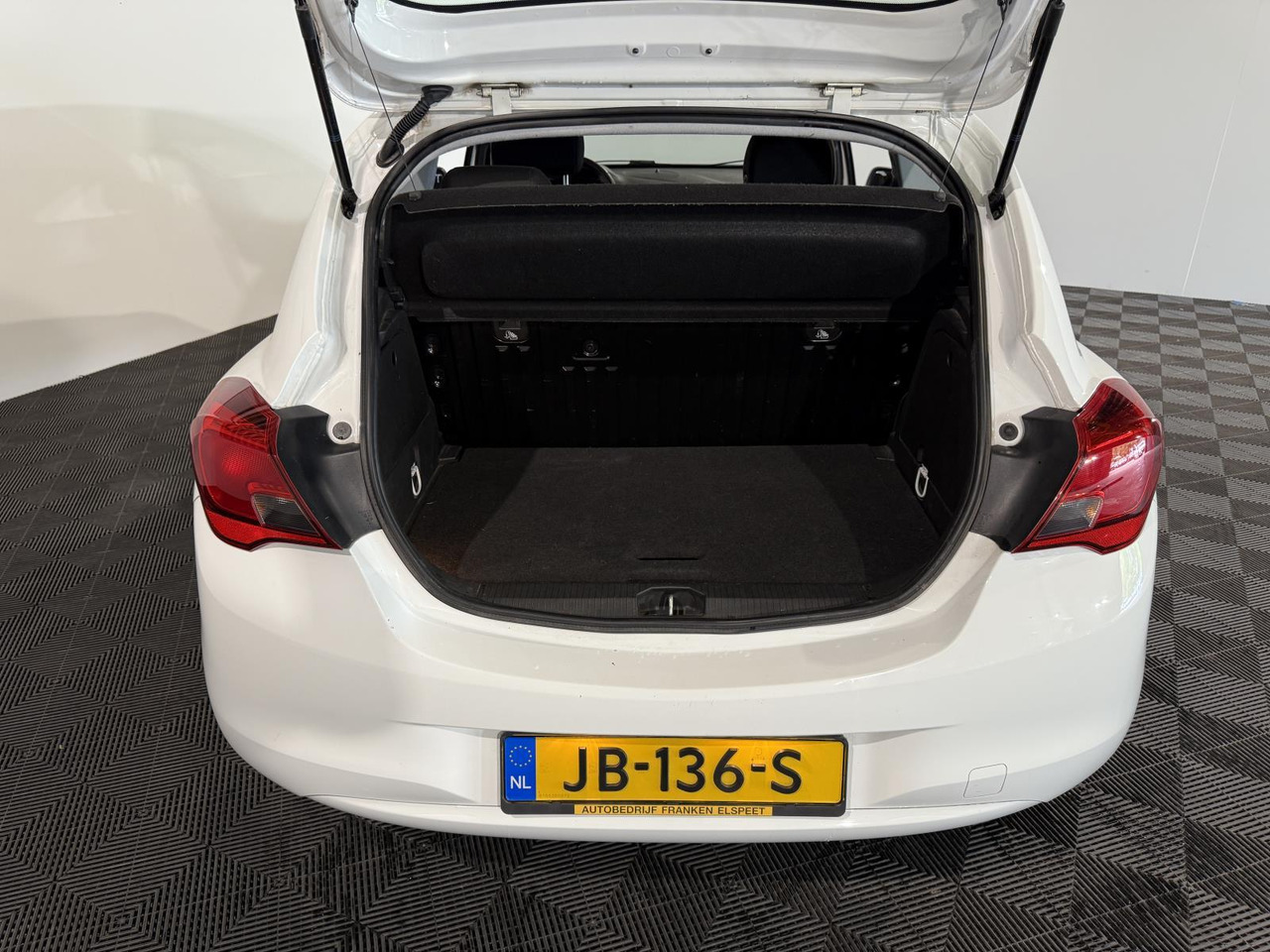 Opel Corsa 1.3 CDTI Business+ 2016 274.545 km JB-136-S - 해치백 : 사진 4 Opel Corsa 1.3 CDTI Business+ 2016 274.545 km JB-136-S - 해치백 : 사진 4