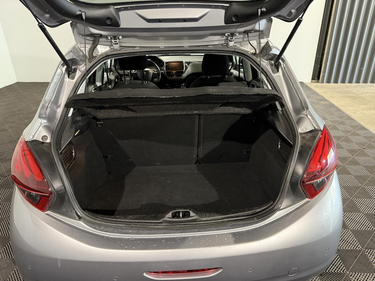 Peugeot | 208 | 1.5 BlueHDi Blue Lease Allure | 2019 | 183.354 km | R049BT | Geen oordeel - 해치백 : 사진 5 Peugeot | 208 | 1.5 BlueHDi Blue Lease Allure | 2019 | 183.354 km | R049BT | Geen oordeel - 해치백 : 사진 5