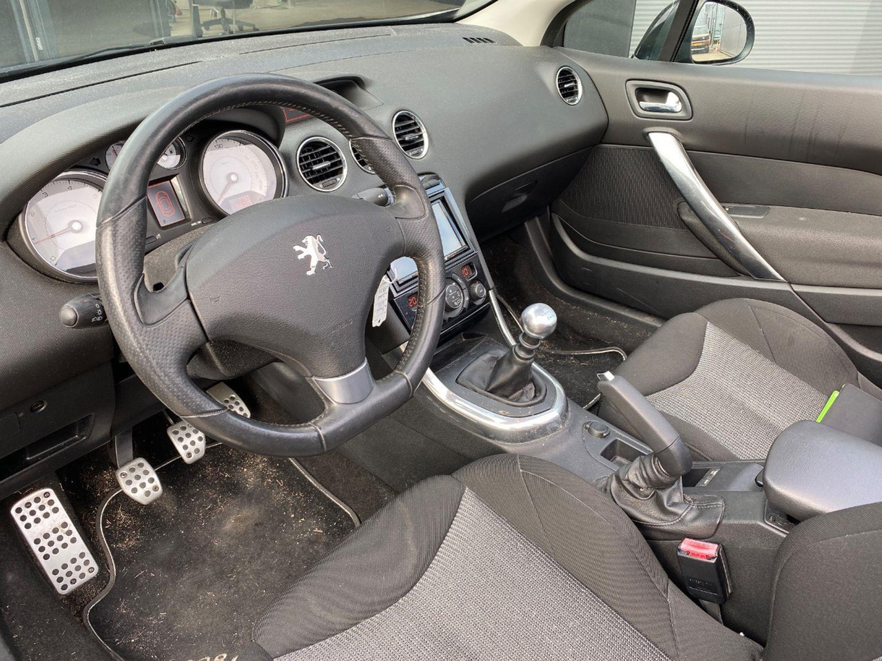 Peugeot 308 CC 1.6 THP Sport Pack | 2011 | 156.692 km | 98TXB8 | NAP: Geen oordeel - 차량 : 사진 5 Peugeot 308 CC 1.6 THP Sport Pack | 2011 | 156.692 km | 98TXB8 | NAP: Geen oordeel - 차량 : 사진 5