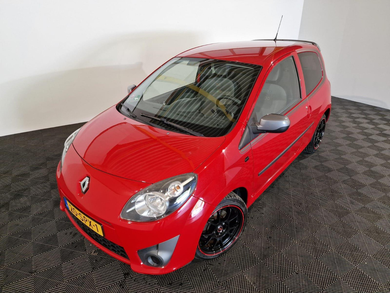 Renault Twingo 1.2-16V Collection | 2011 | 149.179 km | 20-SPX-1 - 해치백 : 사진 1 Renault Twingo 1.2-16V Collection | 2011 | 149.179 km | 20-SPX-1 - 해치백 : 사진 1