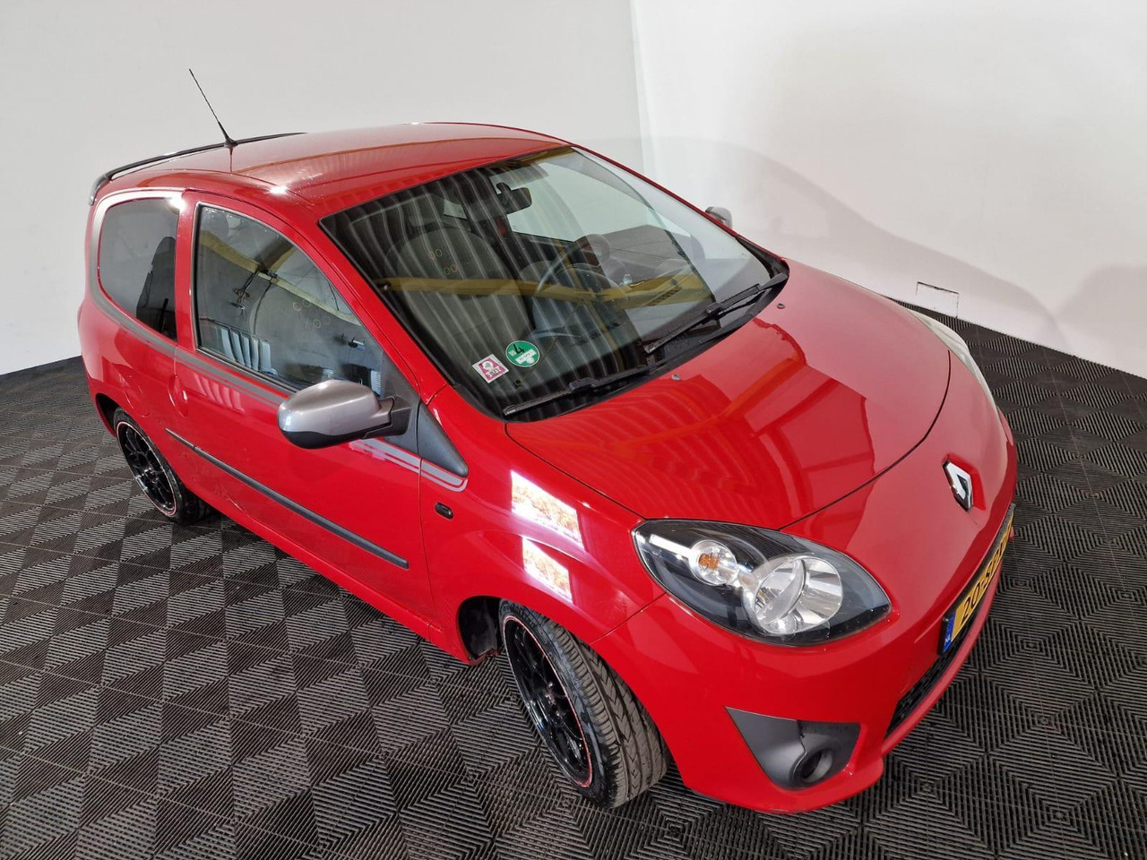 Renault Twingo 1.2-16V Collection | 2011 | 149.179 km | 20-SPX-1 - 해치백 : 사진 5 Renault Twingo 1.2-16V Collection | 2011 | 149.179 km | 20-SPX-1 - 해치백 : 사진 5