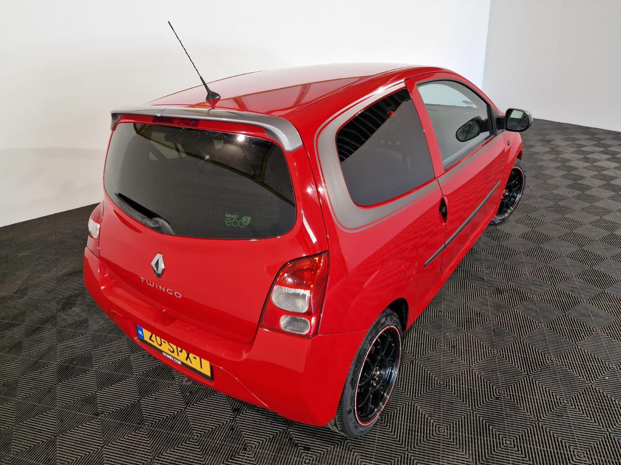 Renault Twingo 1.2-16V Collection | 2011 | 149.179 km | 20-SPX-1 - 해치백 : 사진 4 Renault Twingo 1.2-16V Collection | 2011 | 149.179 km | 20-SPX-1 - 해치백 : 사진 4