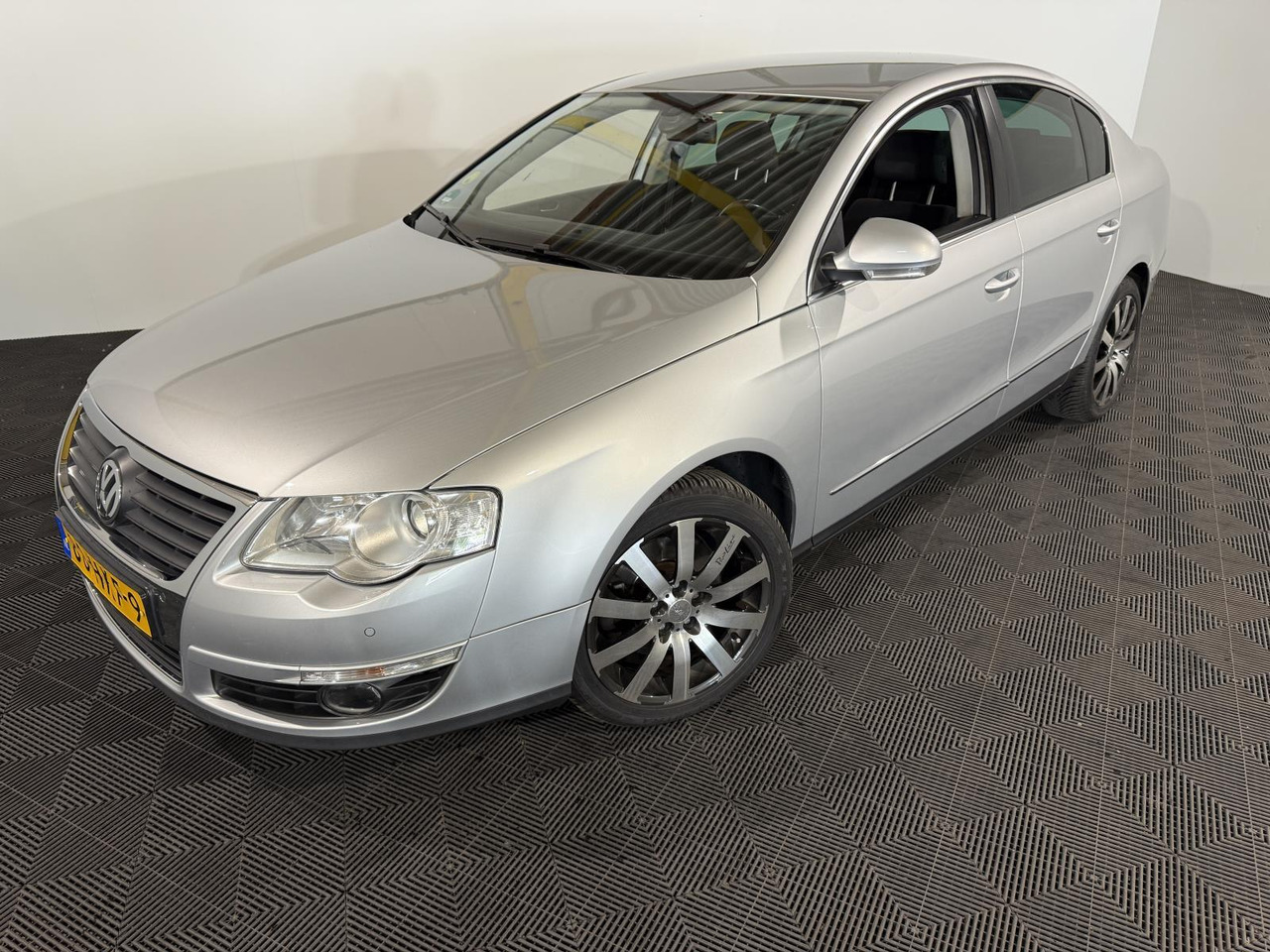Volkswagen Passat 1.8 TFSI Comfortline 80-HKF-9 199.375 km - 차량 : 사진 1 Volkswagen Passat 1.8 TFSI Comfortline 80-HKF-9 199.375 km - 차량 : 사진 1