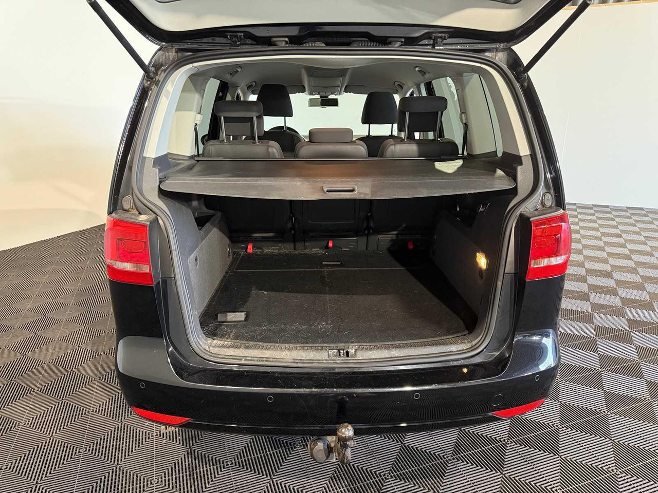 Volkswagen Touran 1.2 TSI Highline BlueMotion 16-TDR-1 249.487 km - 차량 : 사진 5 Volkswagen Touran 1.2 TSI Highline BlueMotion 16-TDR-1 249.487 km - 차량 : 사진 5
