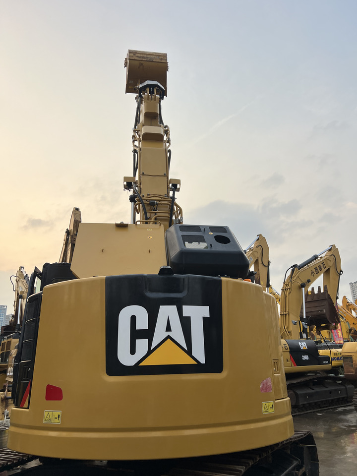 CATPILLAR 325FL - 크롤러 굴삭기 : 사진 1 CATPILLAR 325FL - 크롤러 굴삭기 : 사진 1