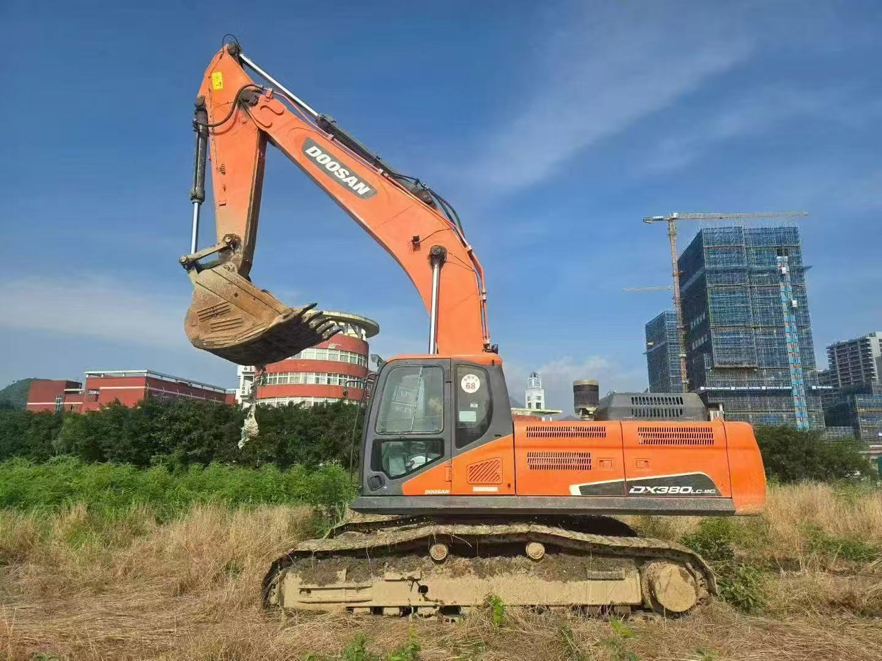 DOOSAN DX380 - 건설기계 : 사진 1 DOOSAN DX380 - 건설기계 : 사진 1