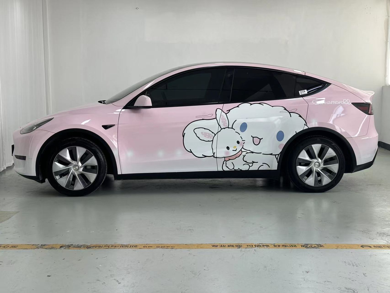 TESLA MODEL Y - SUV : 사진 2 TESLA MODEL Y - SUV : 사진 2