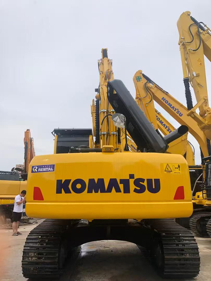 Komatsu PC220-8 - 크롤러 굴삭기 : 사진 2 Komatsu PC220-8 - 크롤러 굴삭기 : 사진 2