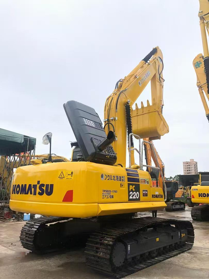 Komatsu PC220-8 - 크롤러 굴삭기 : 사진 1 Komatsu PC220-8 - 크롤러 굴삭기 : 사진 1
