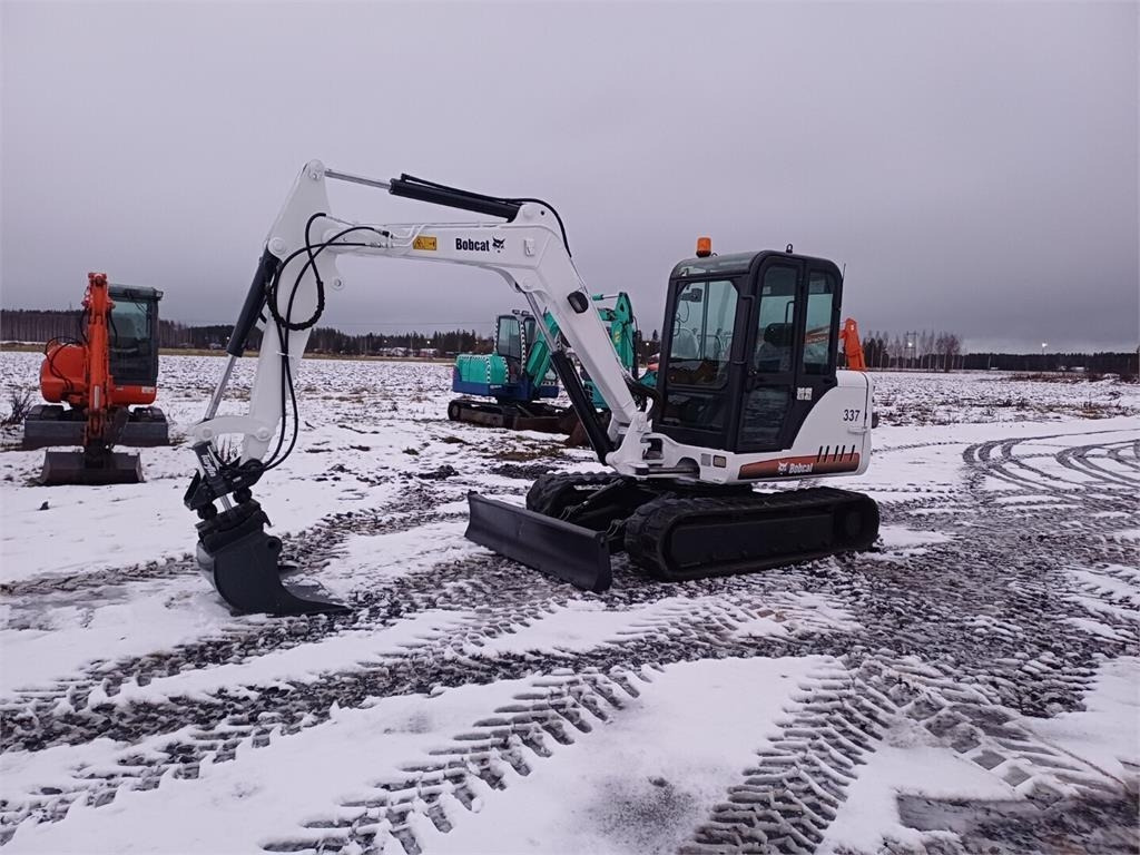 Bobcat 337D Kallistuvalla liittimellä - 미니 굴삭기 : 사진 1 Bobcat 337D Kallistuvalla liittimellä - 미니 굴삭기 : 사진 1