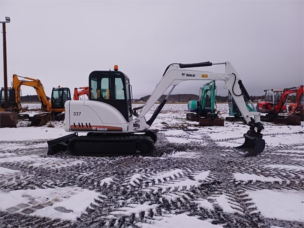 Bobcat 337D Kallistuvalla liittimellä - 미니 굴삭기 : 사진 5 Bobcat 337D Kallistuvalla liittimellä - 미니 굴삭기 : 사진 5