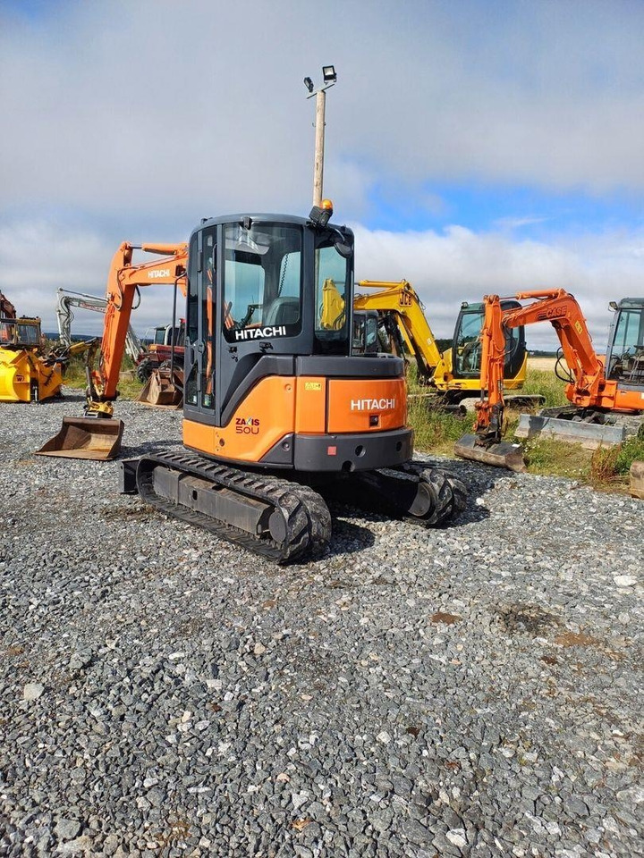 Hitachi ZX50u Engcon pyörittäjällä - 미니 굴삭기 : 사진 4 Hitachi ZX50u Engcon pyörittäjällä - 미니 굴삭기 : 사진 4