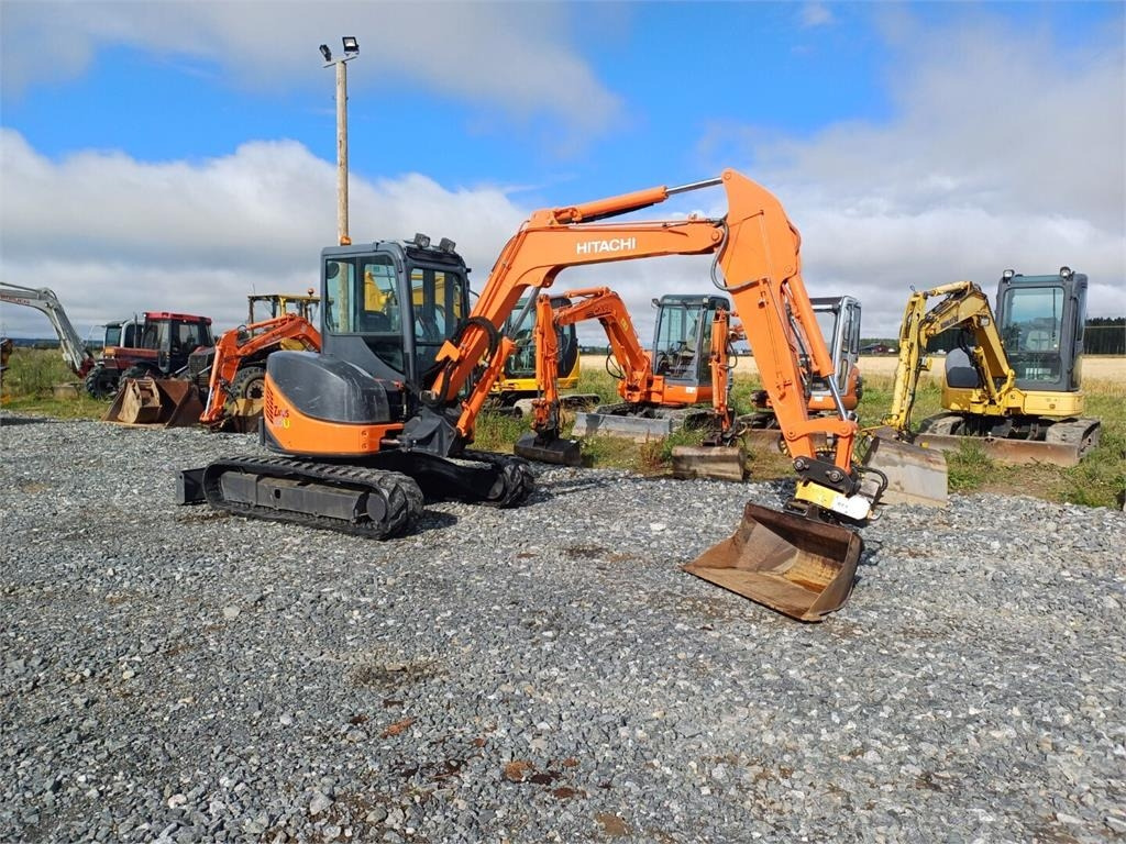 Hitachi ZX50u Engcon pyörittäjällä - 미니 굴삭기 : 사진 5 Hitachi ZX50u Engcon pyörittäjällä - 미니 굴삭기 : 사진 5
