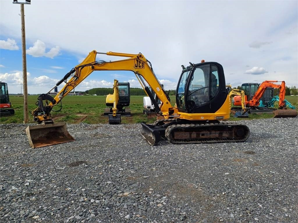 JCB 8080 pyörittäjällä - 미니 굴삭기 : 사진 2 JCB 8080 pyörittäjällä - 미니 굴삭기 : 사진 2