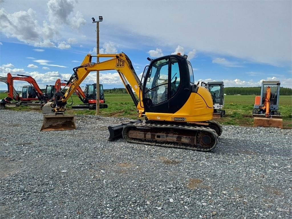 JCB 8080 pyörittäjällä - 미니 굴삭기 : 사진 3 JCB 8080 pyörittäjällä - 미니 굴삭기 : 사진 3